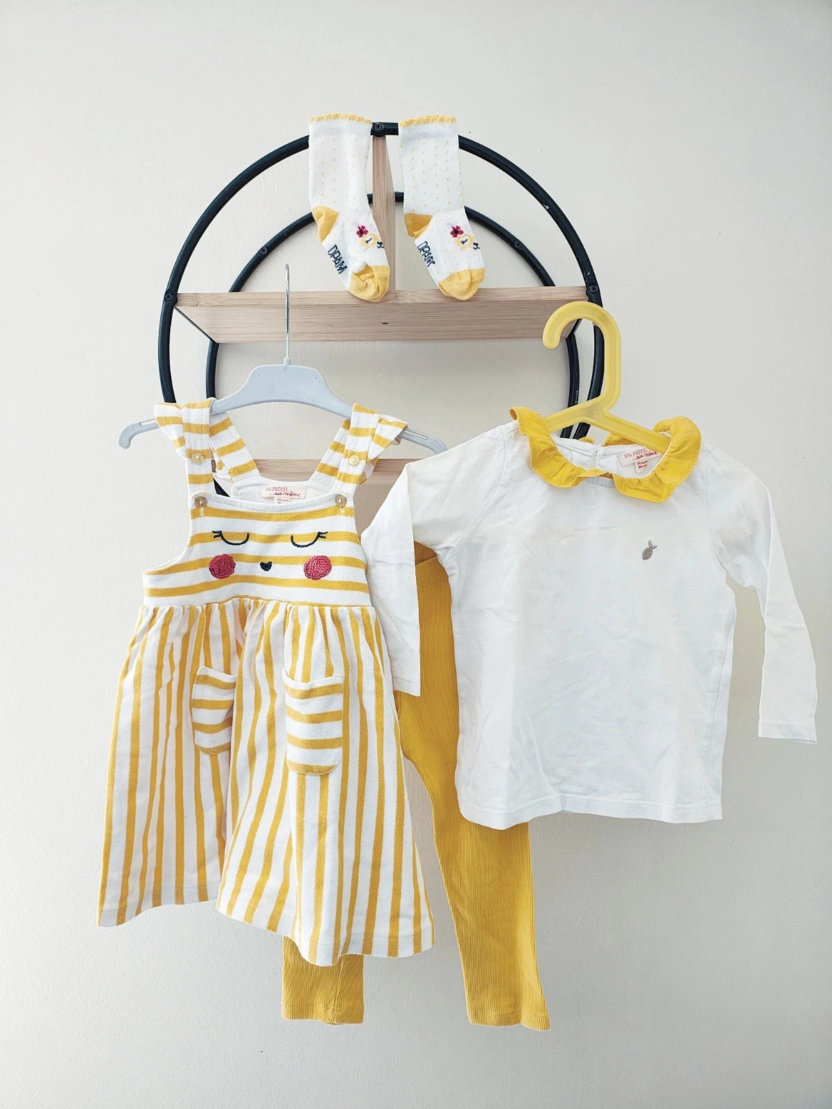 24 mois 2 ans ensemble dpam teeshirt , robe , legging et chaussettes